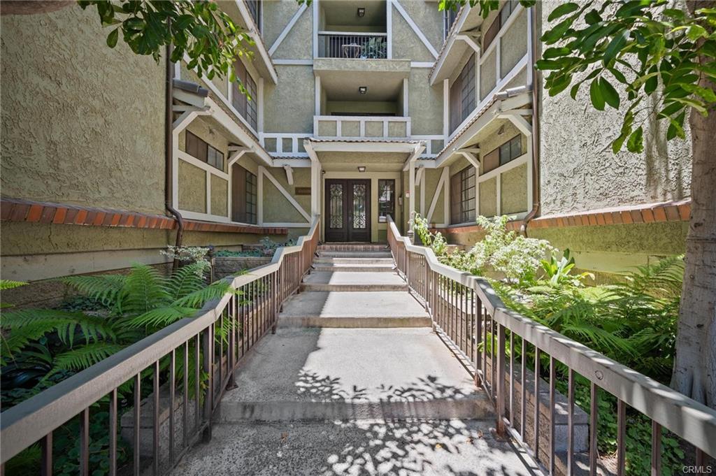 Ann B. condo sold — Tarzana